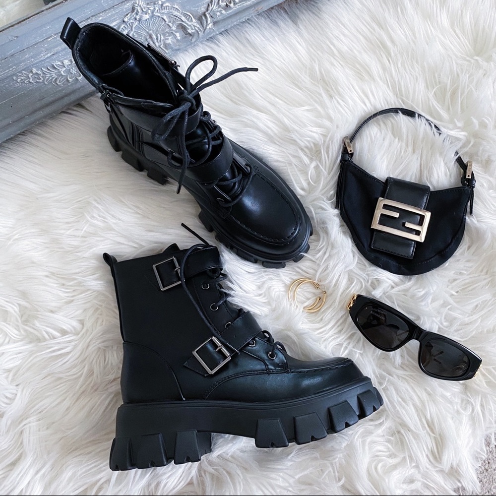 NEW 🖤 Black Lug Sole Platform Lace Up Boot - Picture 6 of 14